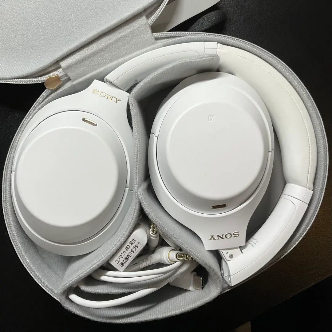 SONY WH-1000XM4 リミテッドエディション サイレントホワイト　美品 wh-1000xm4_white_with_case2-