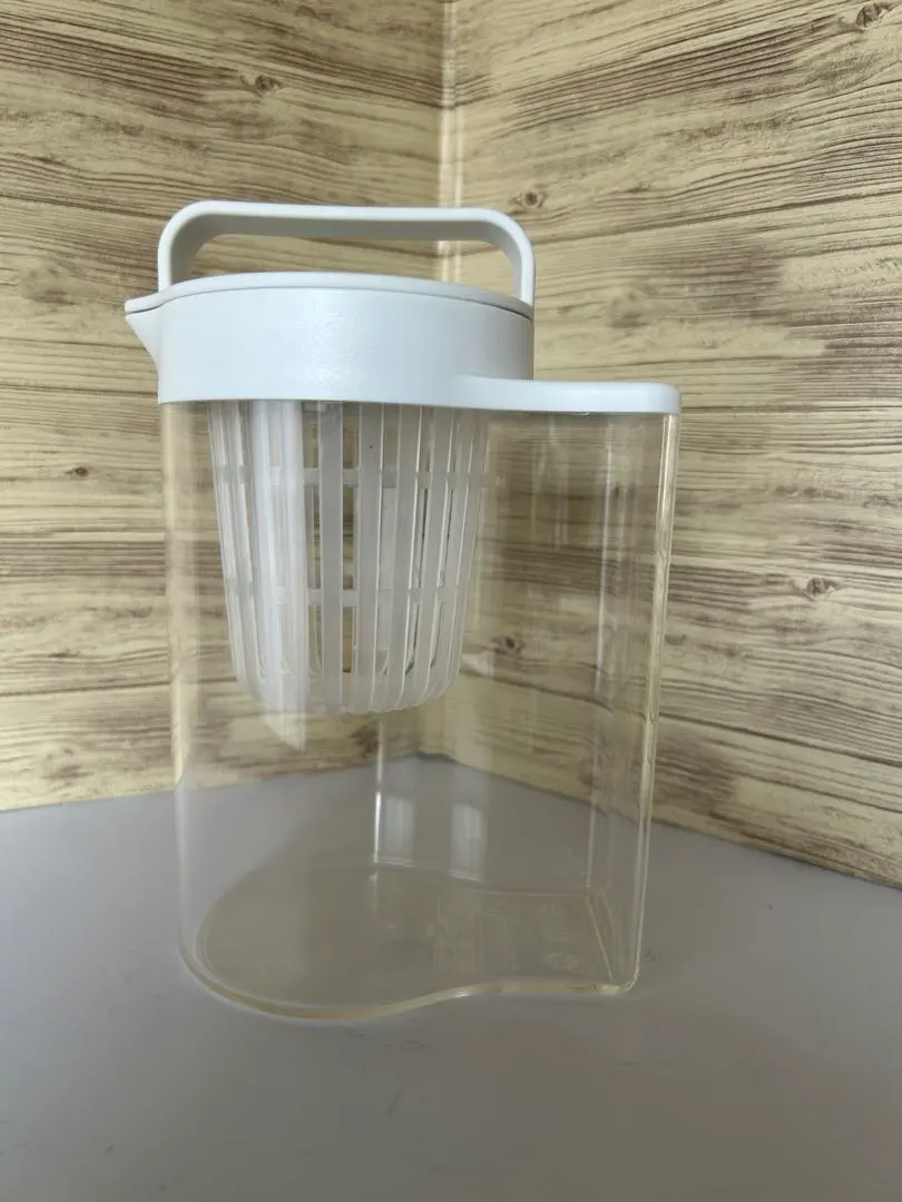 Thumbnail of Brand new, unused cool pot with strainer, 1.2L container
