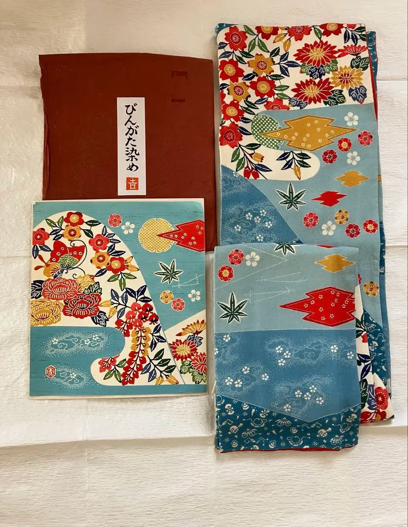 お値下げ栗山吉三郎 水色系 笠 草花 京紅型 振袖 落款り お値下げ栗山吉三郎 水色系 笠 草花 京紅型 振袖 落款り