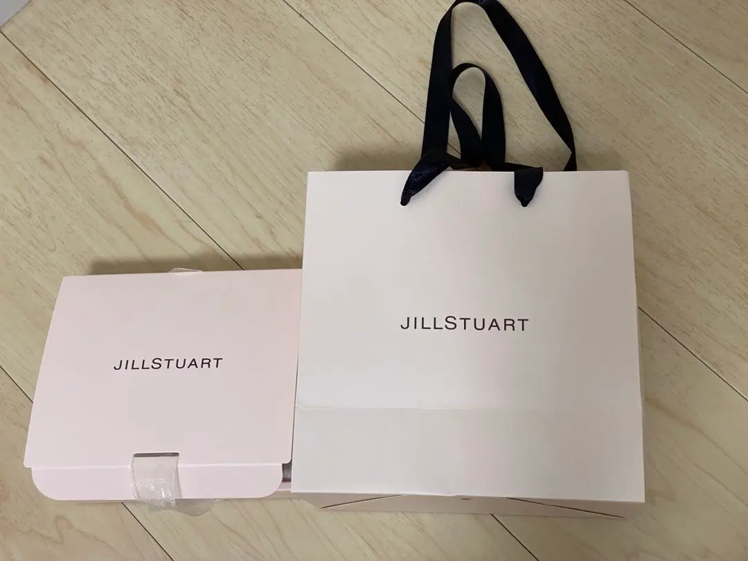 Thumbnail of ★Price Reduced★ JILLSTUART Gift Bag & Box