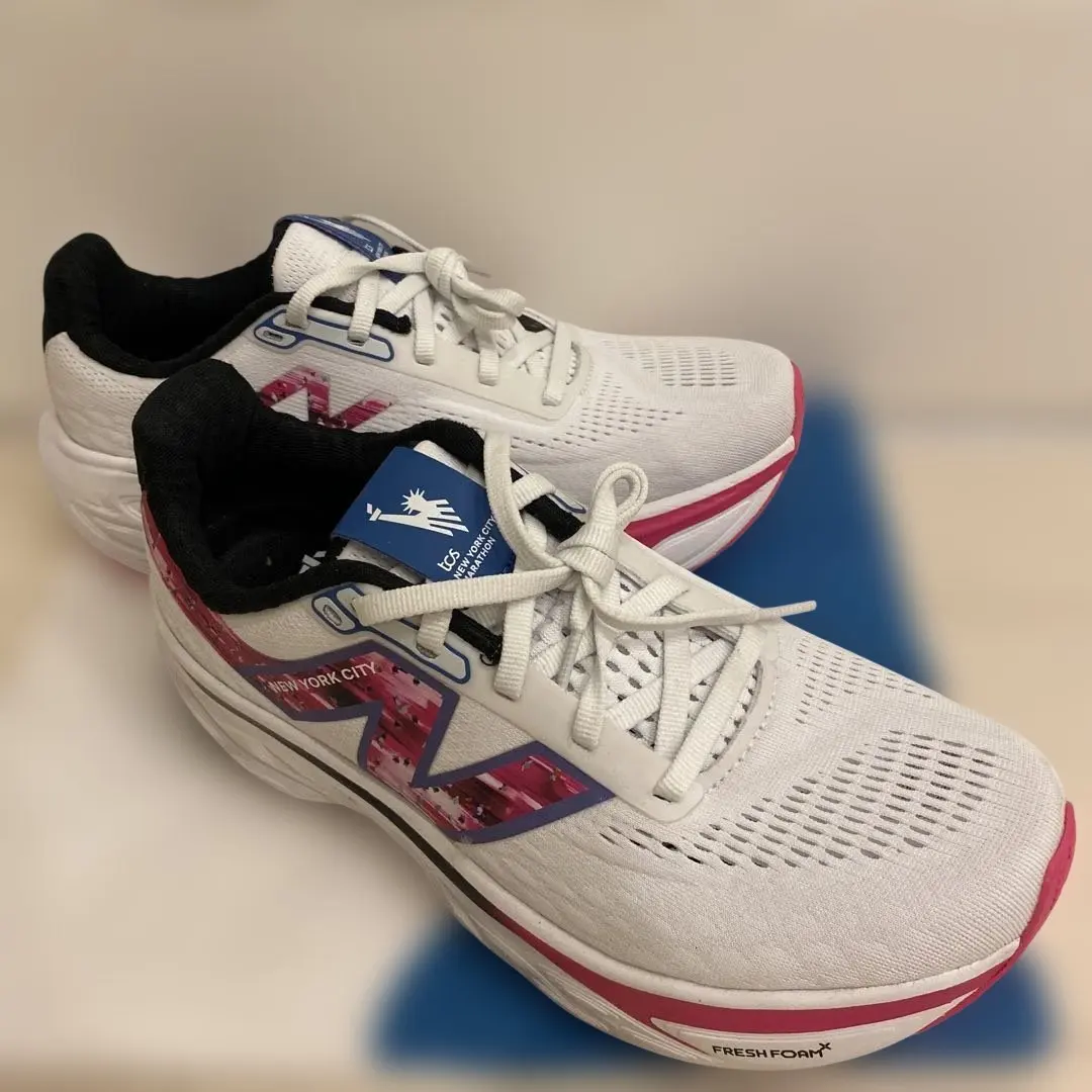 希少2010年NEW YORK CITY MARATHON記念ナイロンジャケット 希少2010年NEW YORK CITY MARATHON記念ナイロンジャケット