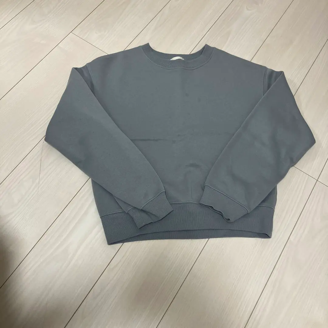 Thumbnail of GU trainers