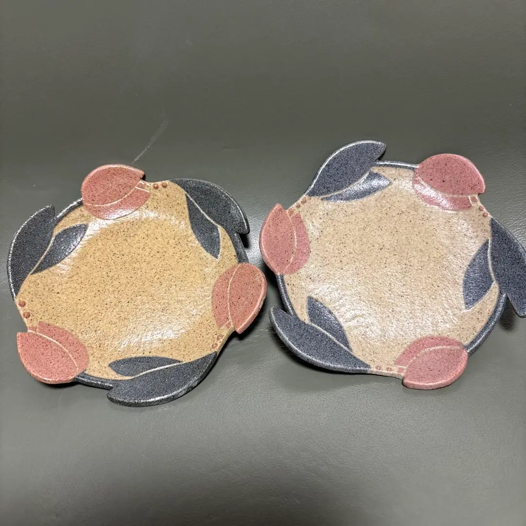 新品　苔色工房　チューリップ　リースプレート　皿　2枚セット 新品 苔色工房 チューリップ リースプレート 皿 2枚セット