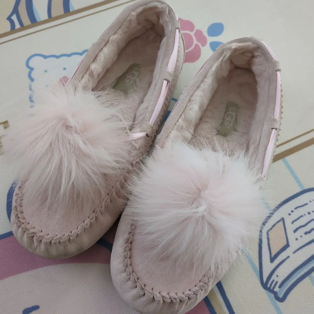 2025年最新】ugg ダコタ ポンポンの人気アイテム - メルカリ