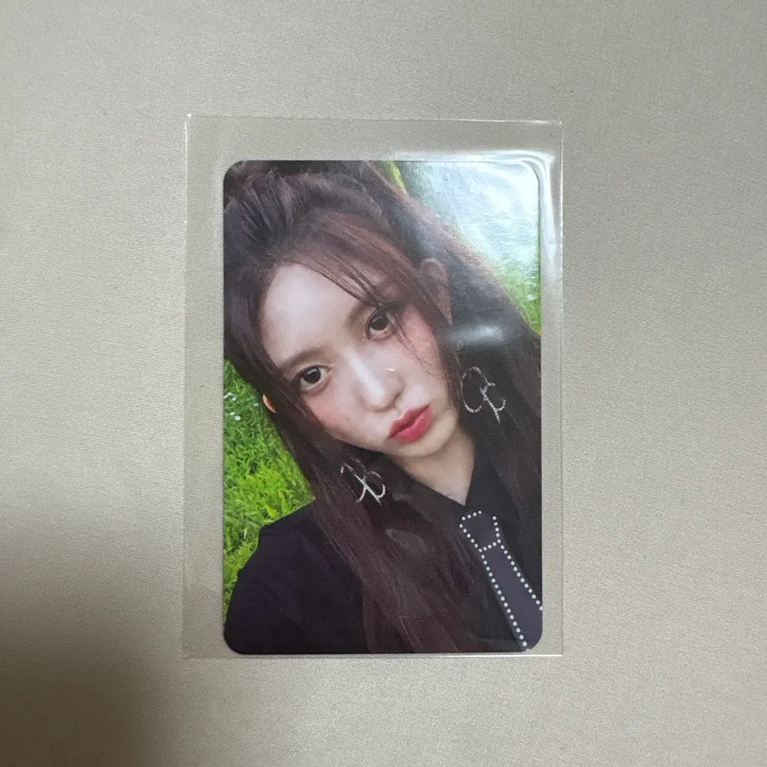 Thumbnail of IVE Gaeul trading card