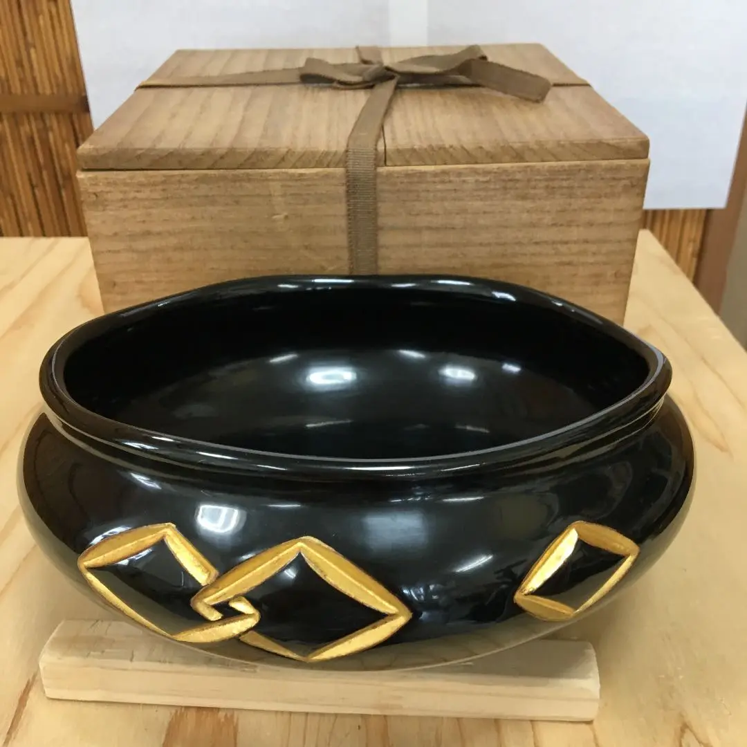 茶道具　塗師　中村宗哲作　織部好　梅鉢香合　松尾流不染斎極め箱　D　R8515 茶道具 塗師 中村宗哲作 織部好 梅鉢香合 松尾流不染斎極め