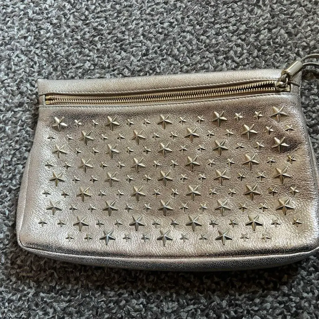 ジミーチュウ スパークリンググレー クラッチバッグ 2025年最新】Jimmy Choo カラー：シルバー系 クラッチバッグの