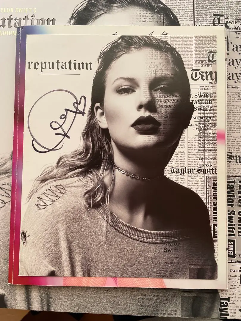 Taylor Swift Reputation Tour in Tokyo Japan VIP Box set
