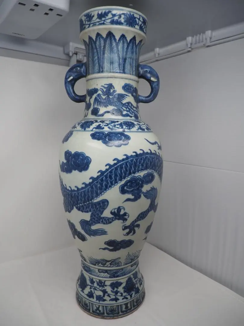 (美品)中国染付け龍文壺 元染付の龍文壺です。龍が勢いよく描かれています。カッコいい龍