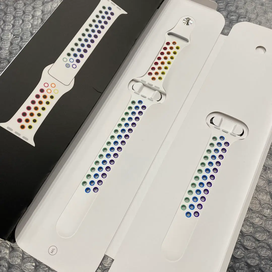 Apple Watch 純正 プライドエディション NIKEスポーツバンド 44 レビュー】Apple Watch プライドエディション スポーツバンドと
