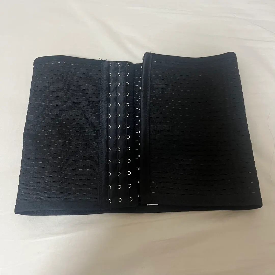 Thumbnail of Waist-shaping corset