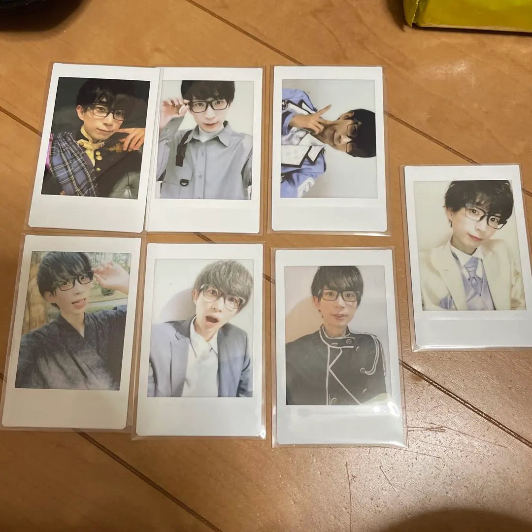 Thumbnail of Panda Dragon Naruki Cheki (Polaroid photos) and Hapica (electric toothbrush) set