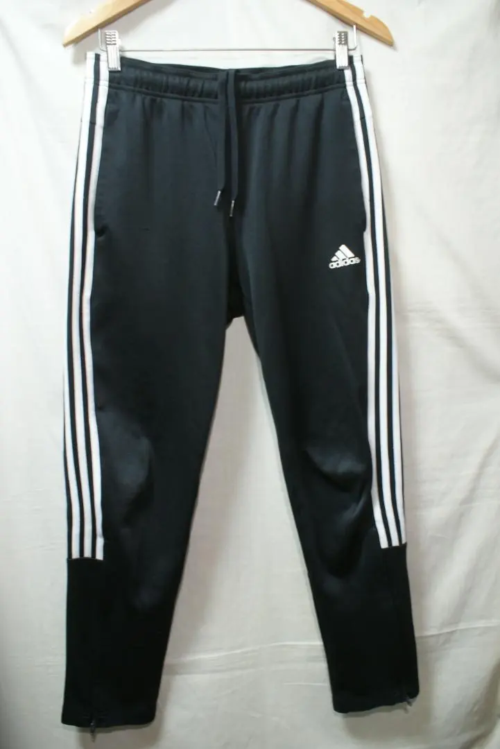 adidas 愛迪達 運動褲 尺寸M 黑色 的縮圖