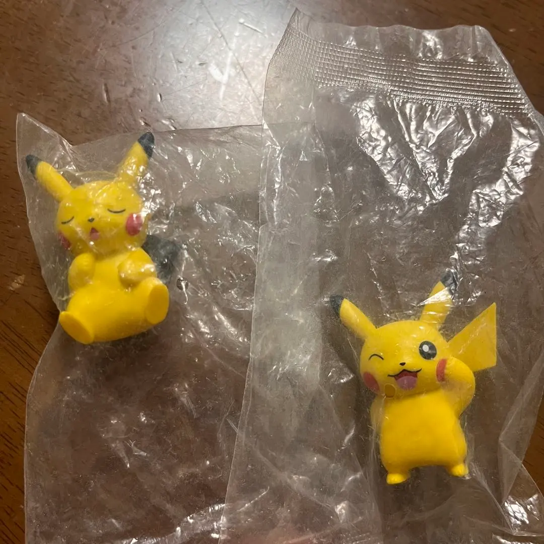 Thumbnail of [New, Unopened] Pikachu Figure 2-Piece Set Gashapon Capsule Toy