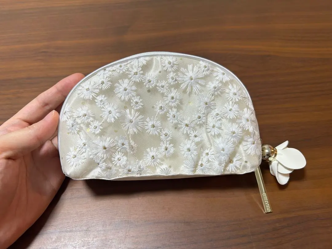 黛珂 2024年 聖誕彩妝組 化妝包(全新未使用) 的縮圖