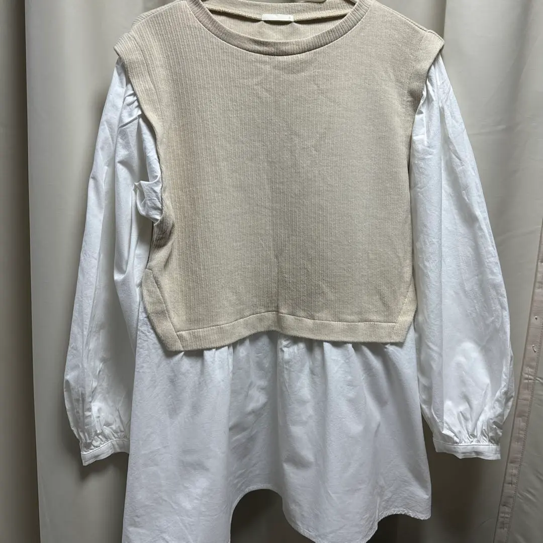 Thumbnail of GU Beige and White Layered Top, Size S