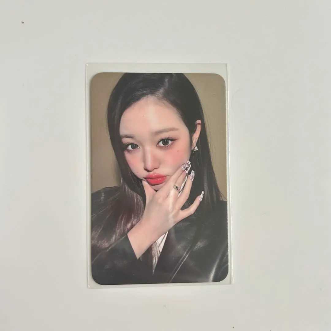Thumbnail of IVE empathy soundwave bonus trading card Wonyoung