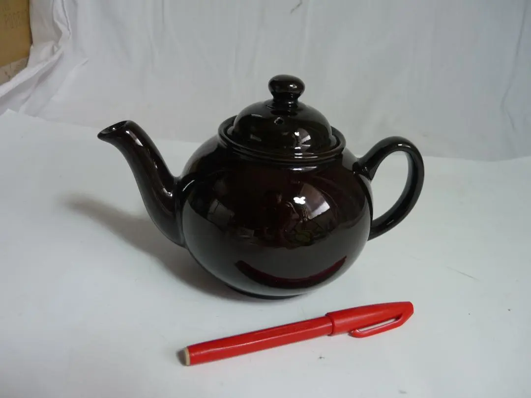 英国製　カーデュー コレクタブルティーポット　　ブラウン・ベティ ティーポット／Brown Betty（ブラウンベティ）｜愛着を持って