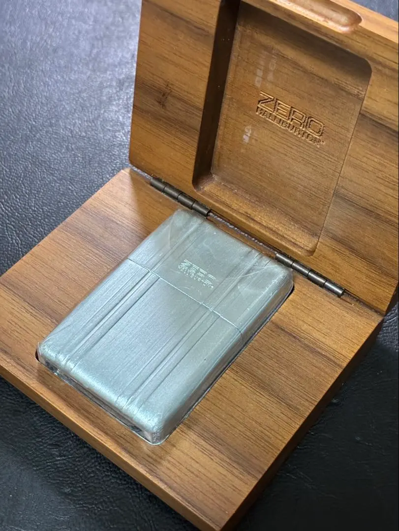 未使用品　木製ケース付き　ZIPPO ZERO HALLIBURTON ZERO HALLIBURTON - ZEROHALLIBURTON 木製Zippoケースの通販 by