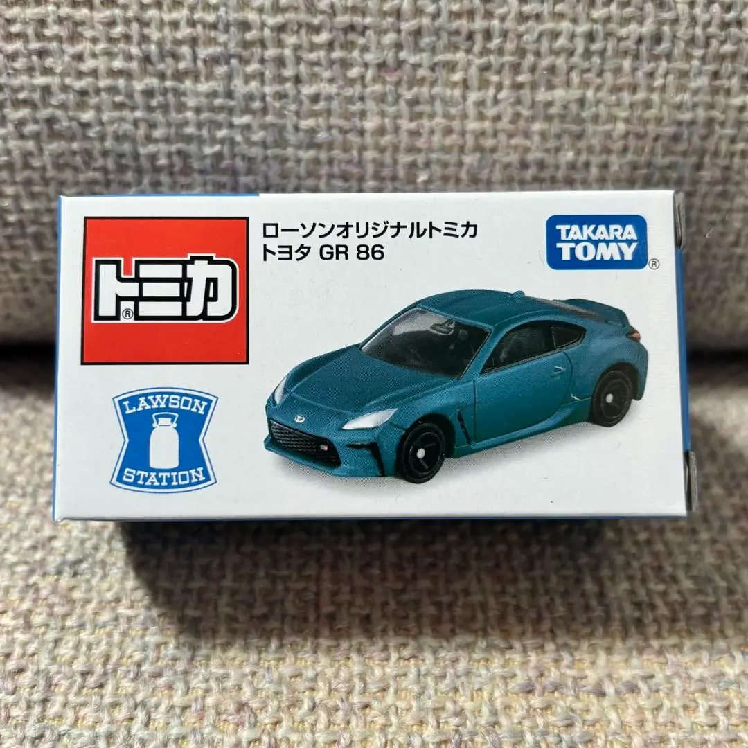 トミカ ローソン ミニチュア フィギュア付き 61t6TeTL8hL._UF350,350_QL50_.jpg