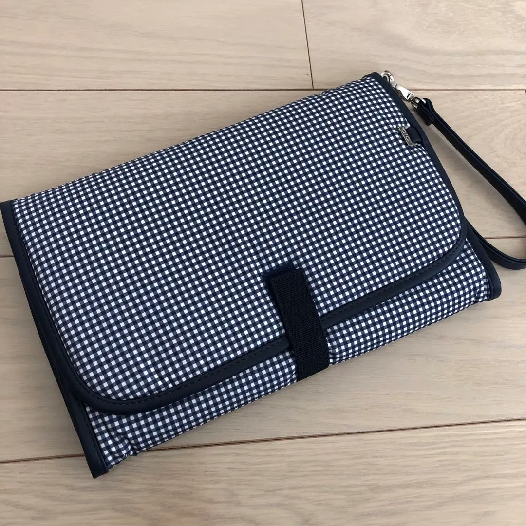 Thumbnail of oioi check diaper changing sheet