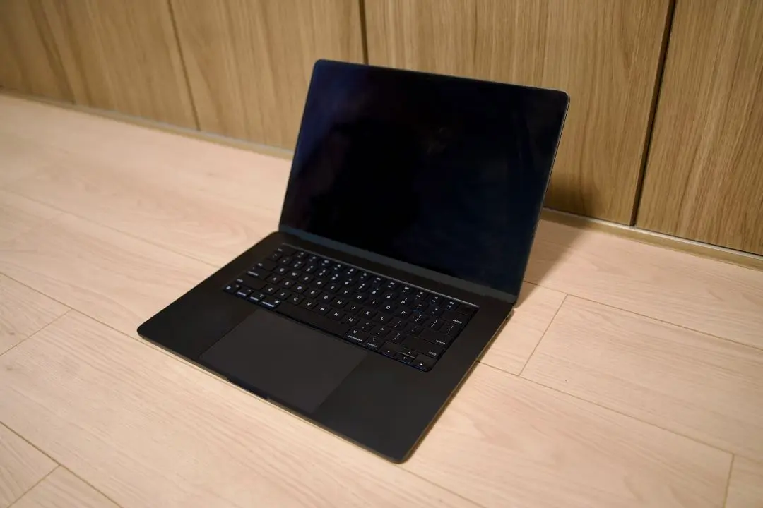 K5123様 MacBook Air 15インチ M3 16GB 512GB Apple MacBook Air 15 inch Laptop M3 chip Built for Apple