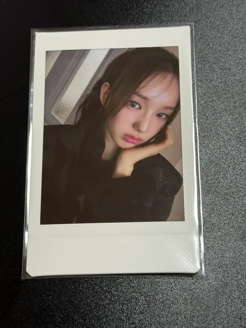 Thumbnail of Izna Sarang Shibuya-limited bonus cheki (Polaroid photo)