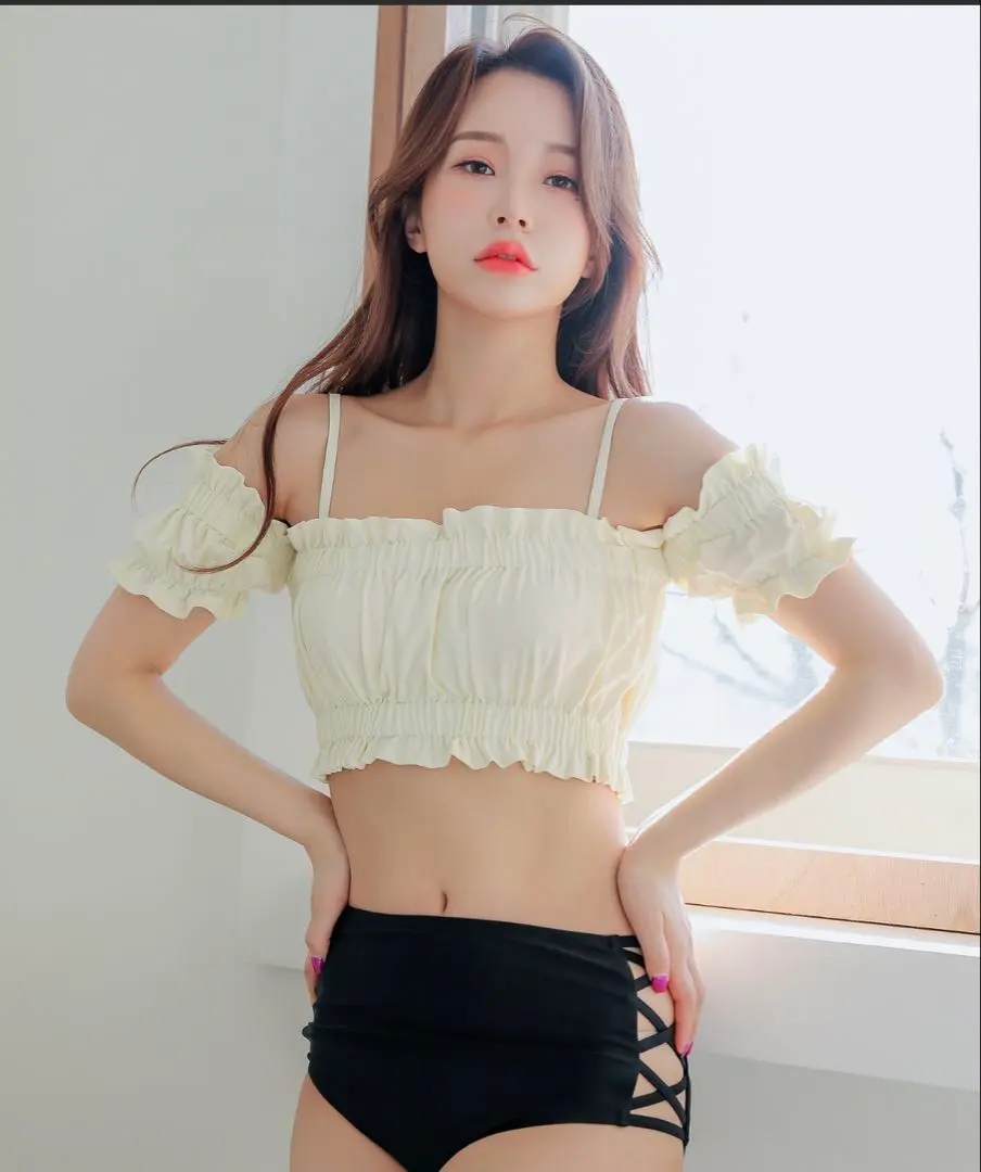 荷葉邊露肩分體泳衣 的縮圖