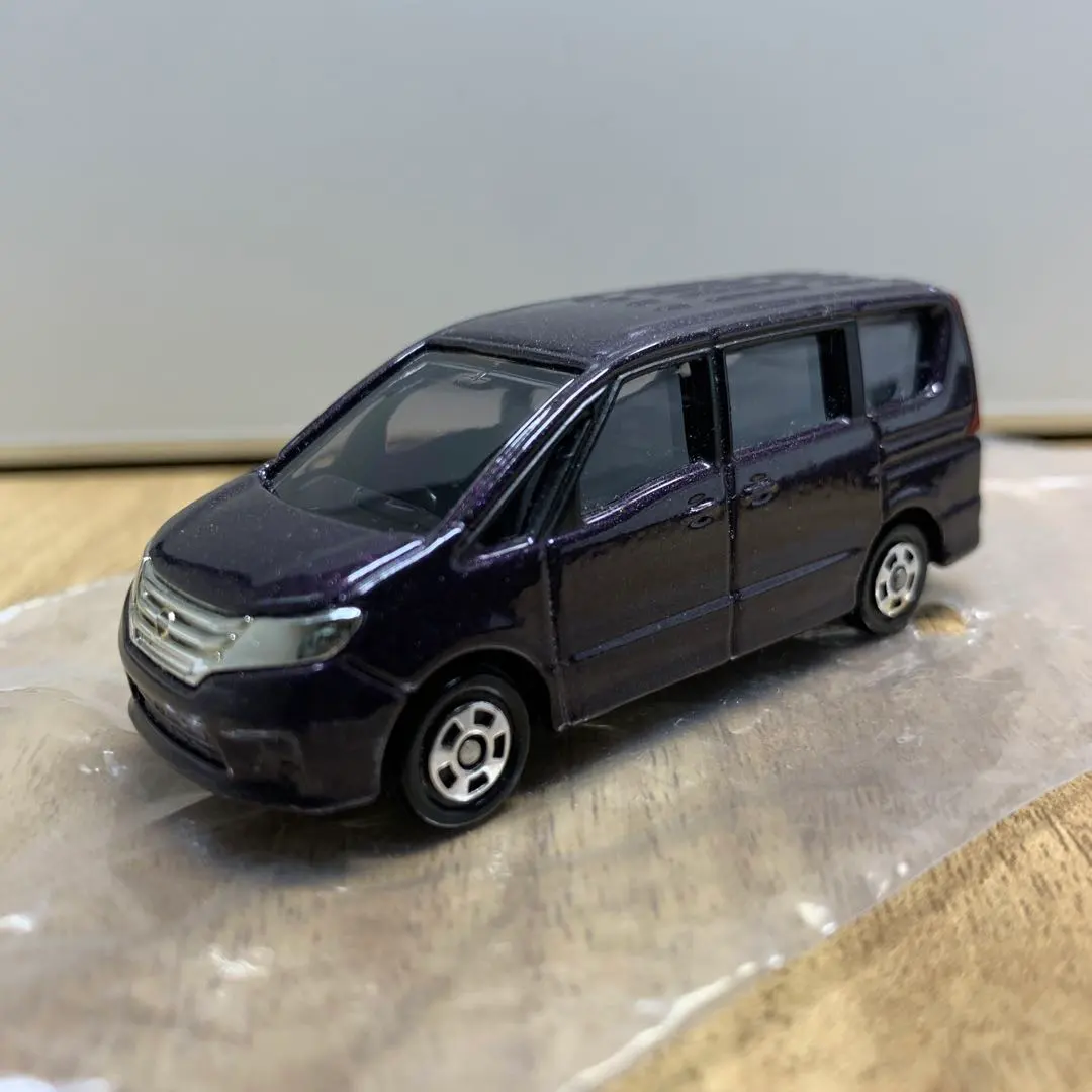 Thumbnail of Tomica NISSAN Serena miniature car. Rare, out of production. Final price!!