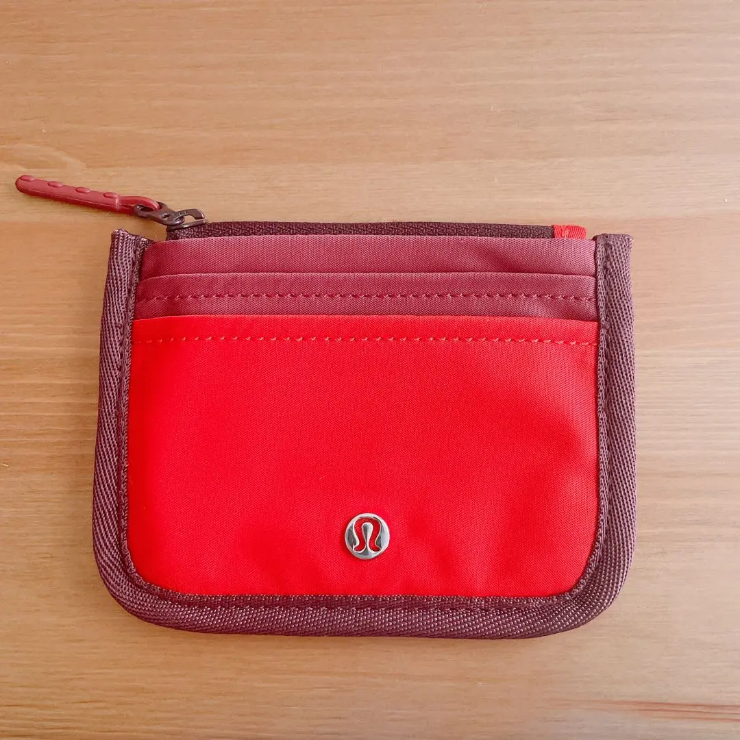 【新品】ルルレモン　カ－ドポ－チ lululemon☆リング付ロゴ カードポーチ Clippable Card Pouch