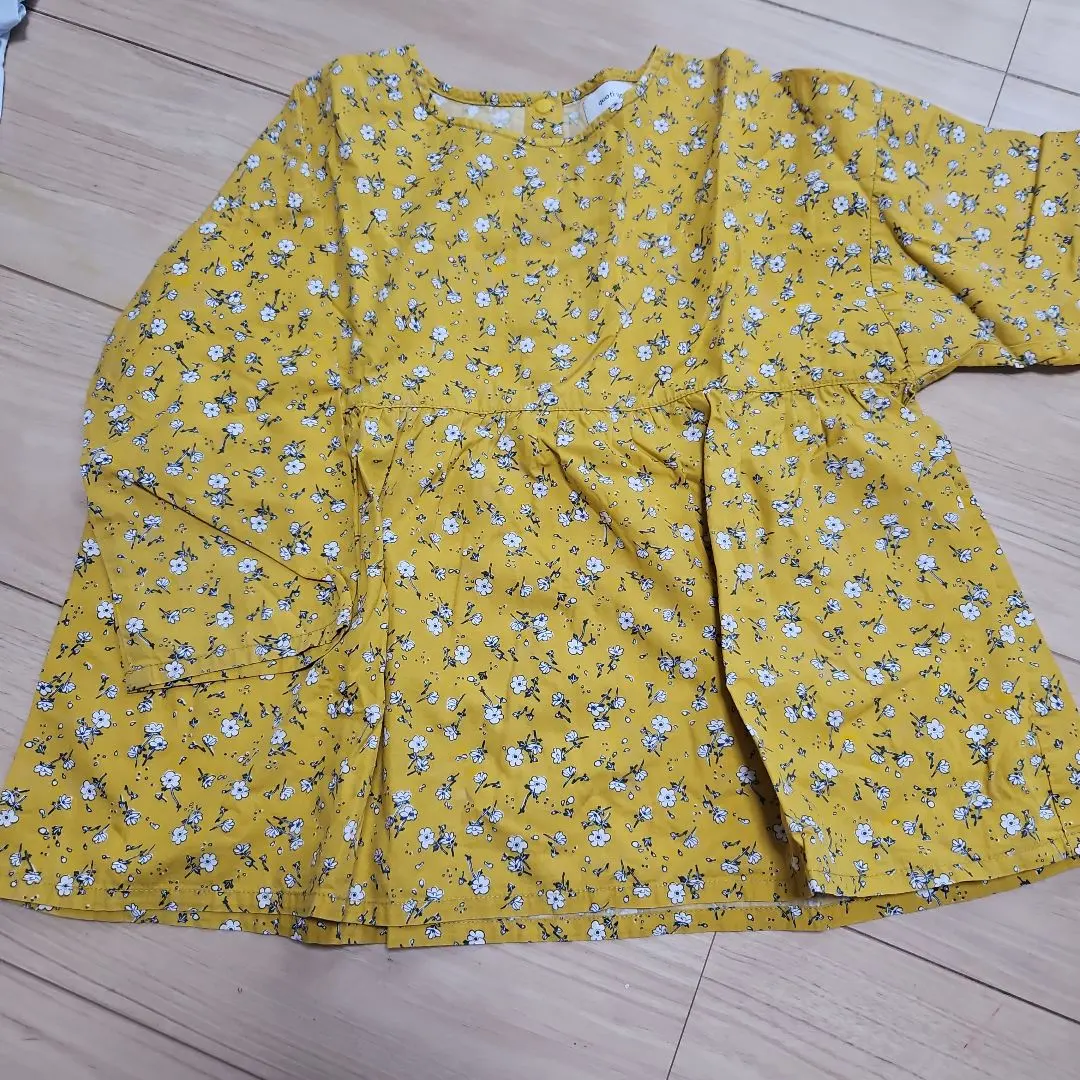 Thumbnail of quoti use frith Floral 3/4 Sleeve Blouse