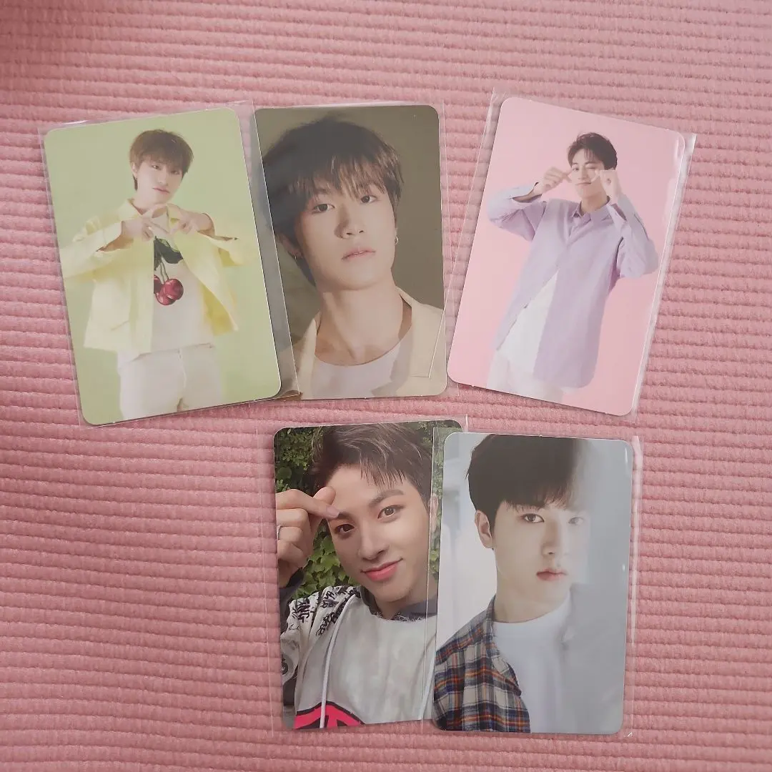 Thumbnail of TREASURE album trading card