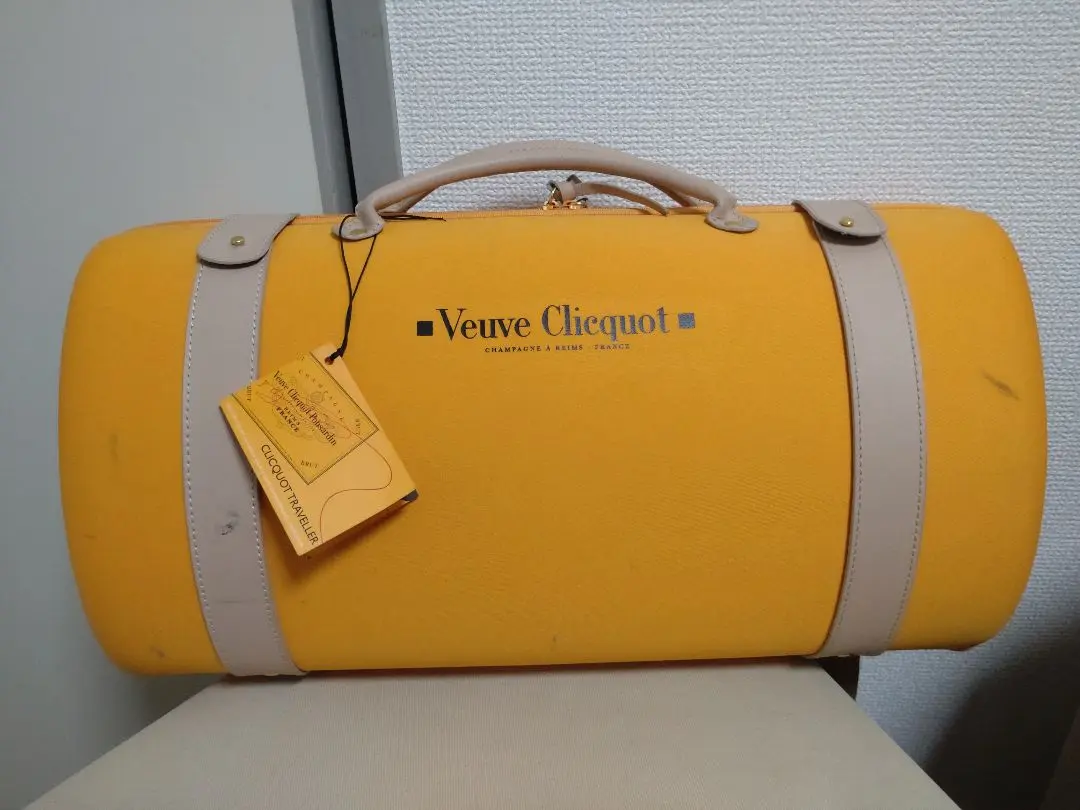 お値下げ！veuve clicquot トラベラー　ボトル付き veuve clicquot トラベラー ボトル付き