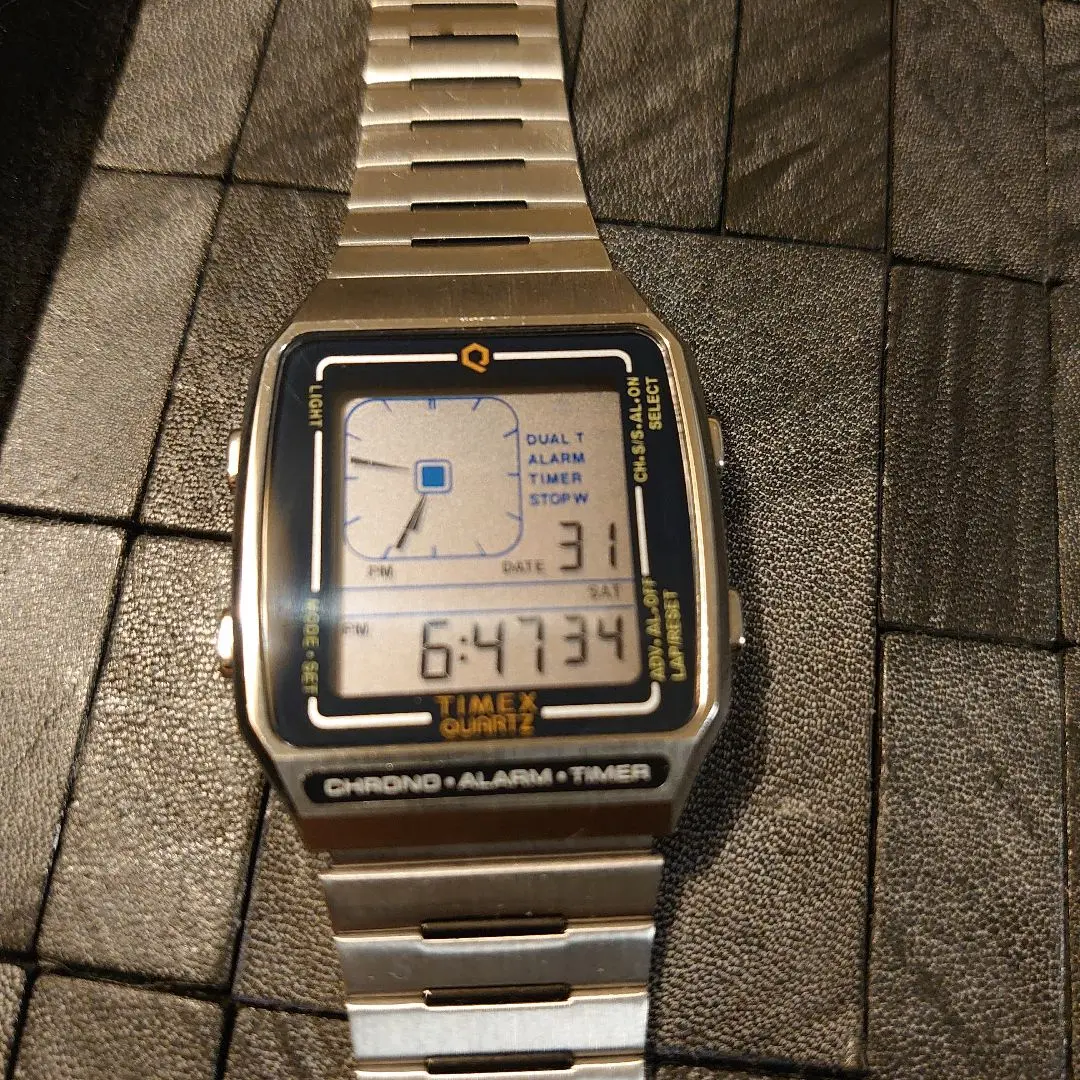 【極美品・電池交換済】　復刻モデル　TIMEX　TW2U72400　デジタル 2025年最新】timex tw2u72400の人気アイテム - メルカリ