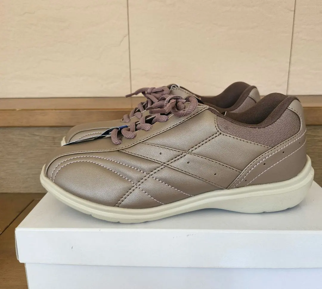 Thumbnail of New Dunlop DC431 Pearl Oak 24.0 Wide 4E Lightweight Comfortable