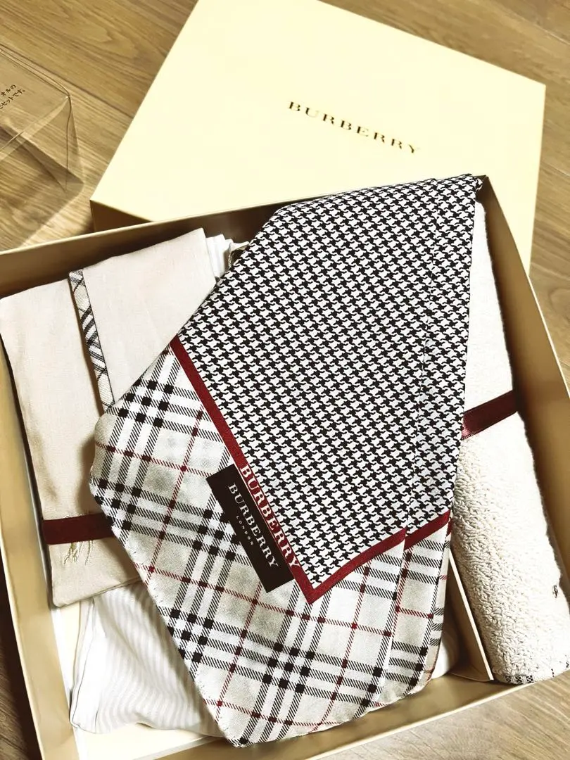 2025年最新】burberryタオル巾着の人気アイテム - メルカリ