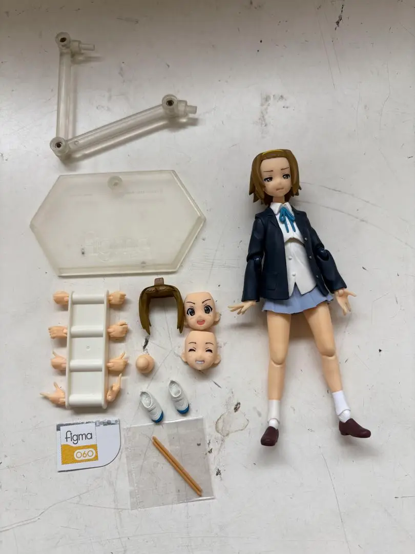 figma けいおん 田井中律 制服ver. 全高約135mm 可動フィギュア Amazon.co.jp: figma けいおん! 田井中律 制服ver. : ホビー