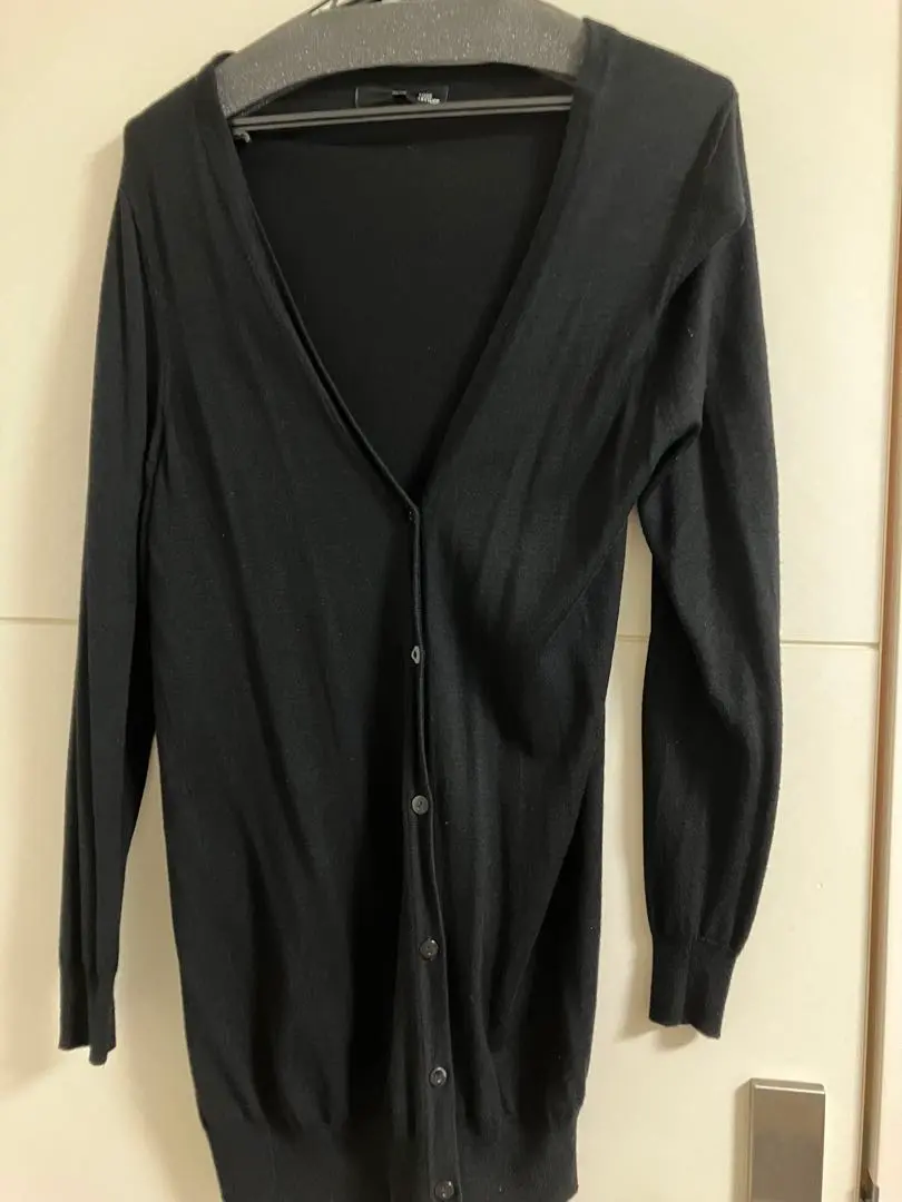 Thumbnail of Black V-neck long-sleeved cardigan