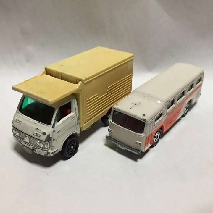 トミカ 富士重工セミデッカー型バス(黒箱)日本製 - メルカリ