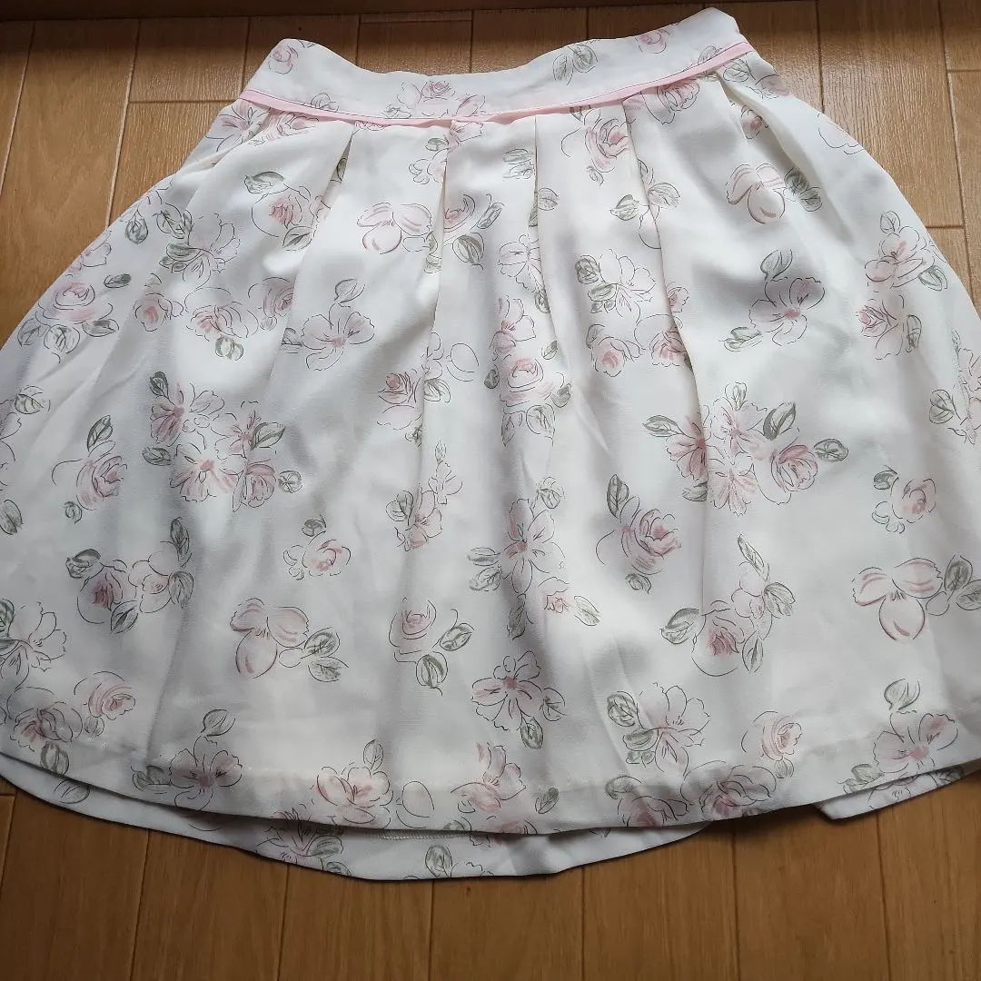 Thumbnail of LODISPOTTO white skirt