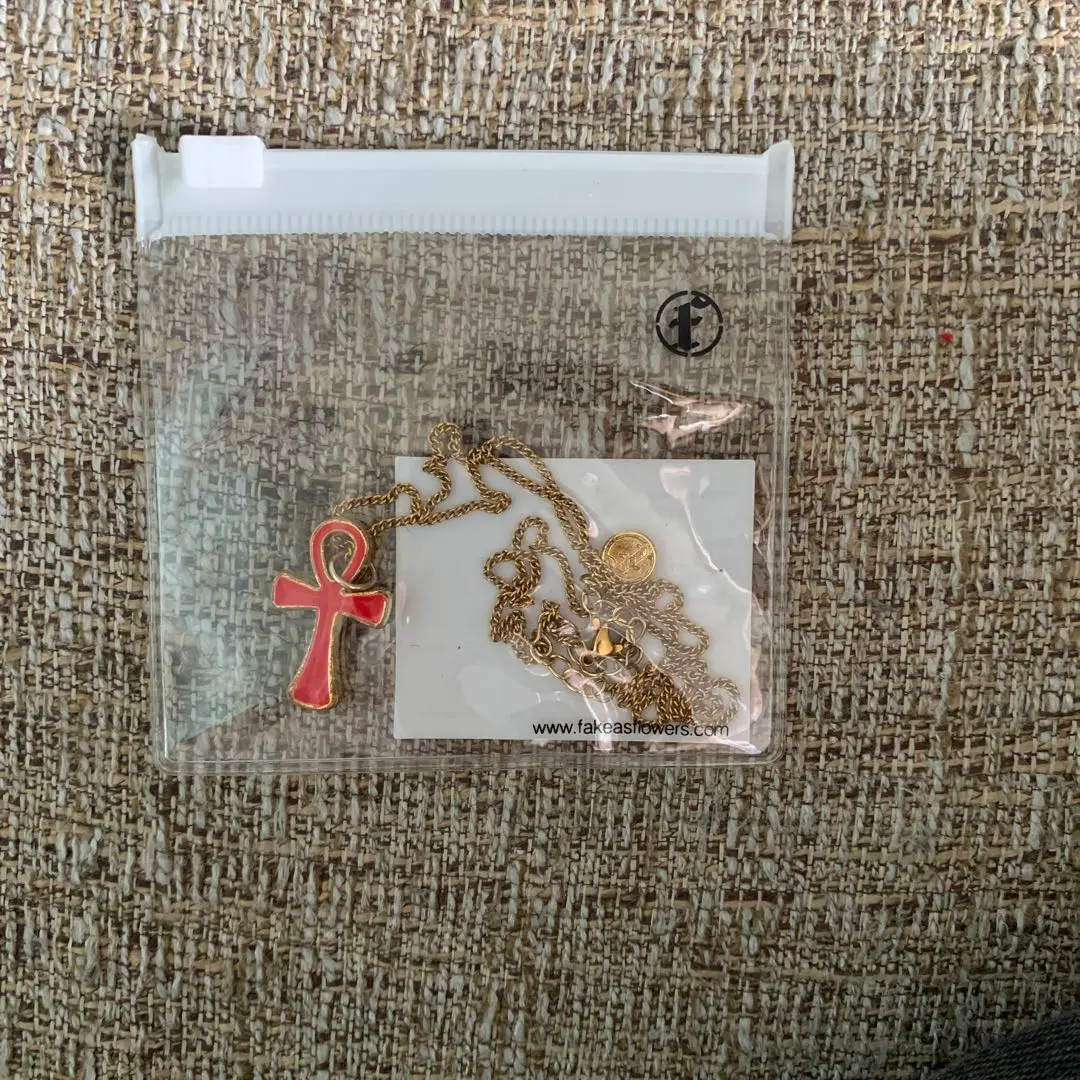 2025年最新】FAKE ASS FLOWERS アクセサリーの人気アイテム