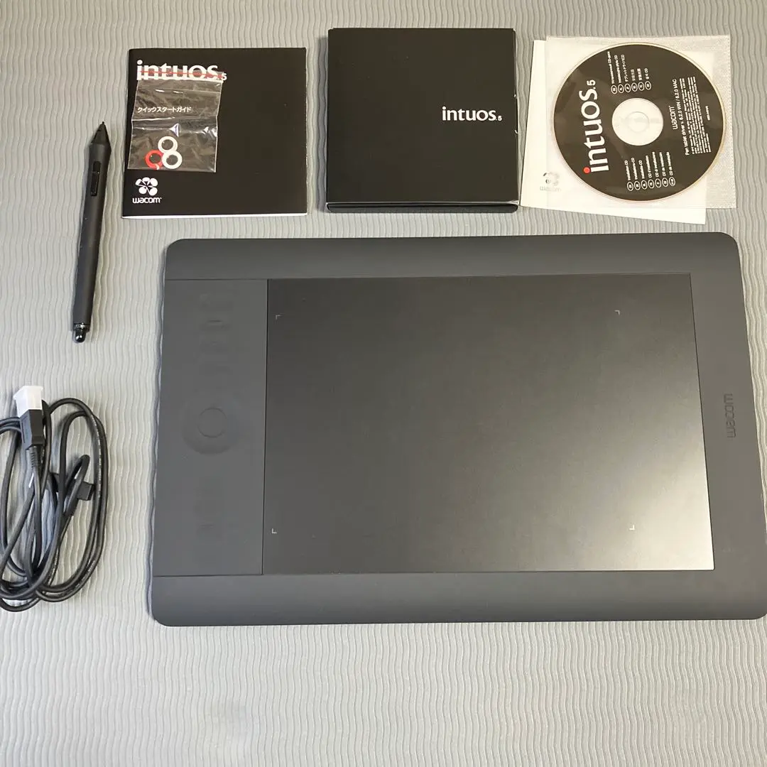 Amazon.co.jp: Wacom プロフェッショナルペンタブレット Mサイズ