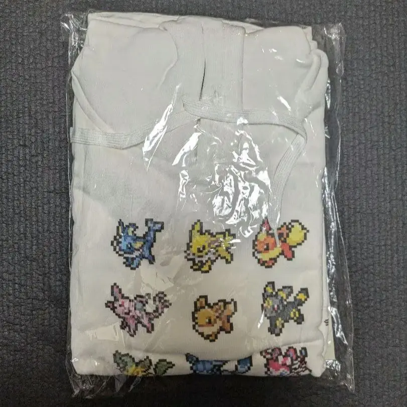 Mサイズ イーブイコレクション ポケモンタイム　パーカー ポケモンセンター