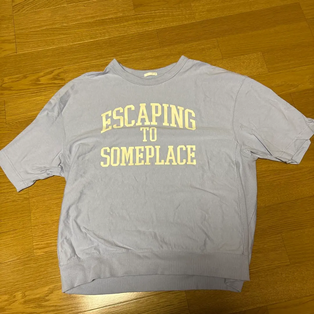 Thumbnail of GU Pale Purple ESCAPING TO SOMEPLACE T-shirt