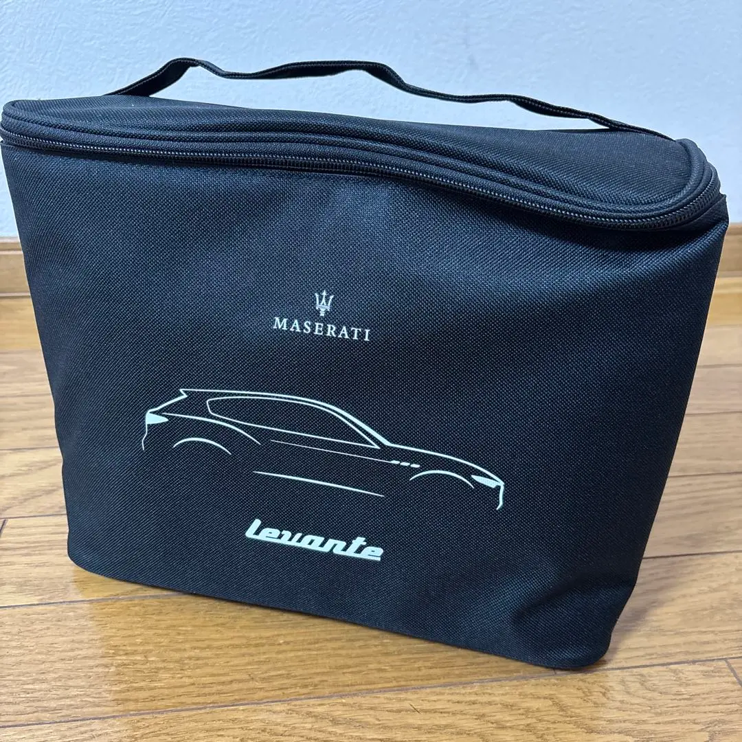Maserati マセラティ純正ラウンドトートバッグ(ブラック