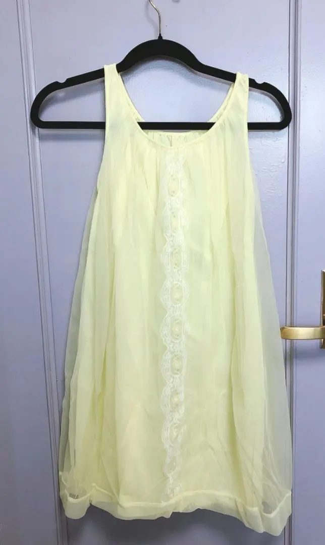 Thumbnail of US Vintage Negligee Yellow Lace