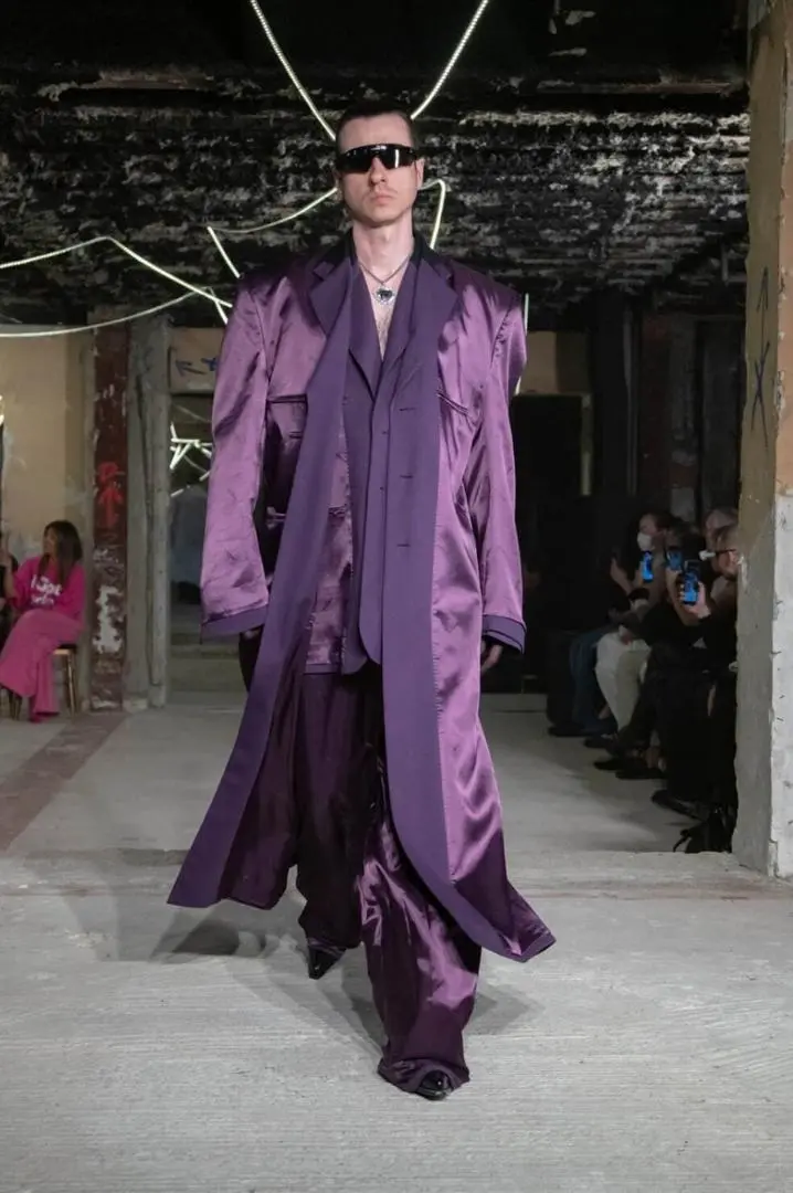 2025年最新】VETEMENTS スラックスの人気アイテム - メルカリ