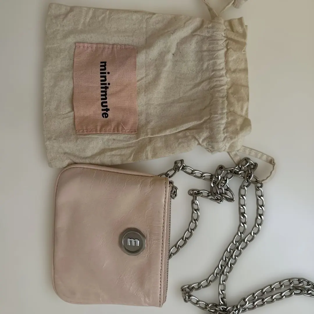 Thumbnail of Minitmute Pink Chain Wallet