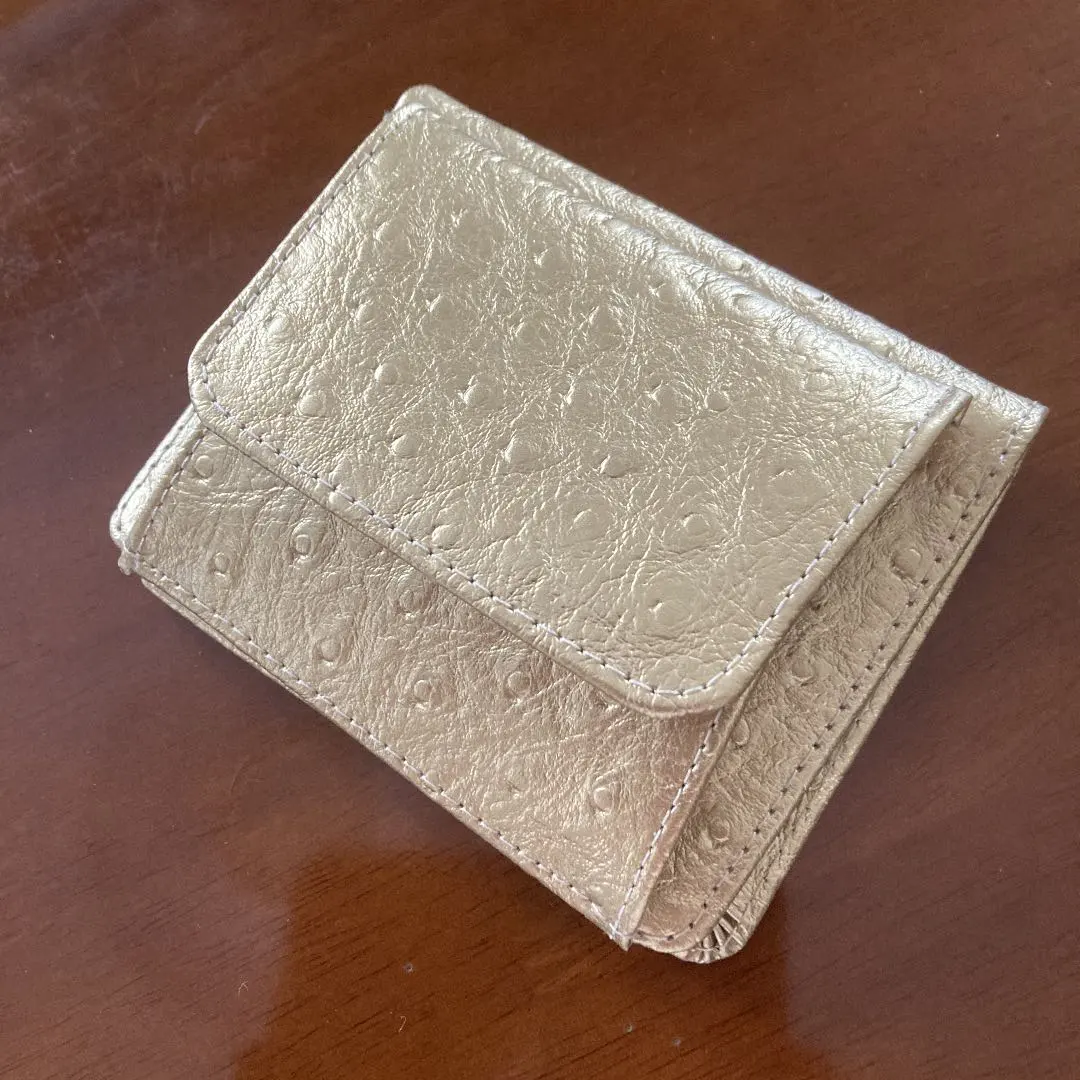 Thumbnail of Gold wallet