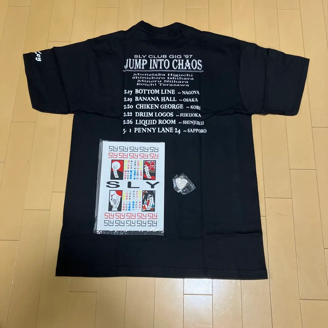 【EARTHSHAKER】TOUR 2003 記念Tシャツ サイン入り EARTHSHAKER】TOUR 2003 記念Tシャツ サイン入り - メルカリ